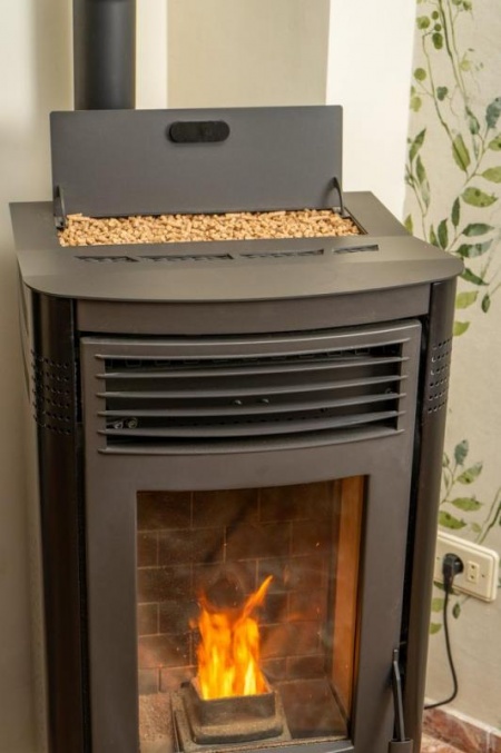 Chauffage au bois : quel syst&egrave;me choisir pour votre maison ?